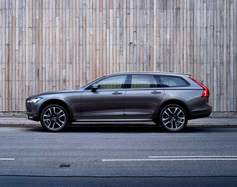 Volvo V90 Cross Country būs viens no pirmajiem auto, kurā tiks iekļauts jaunais aprīkojums