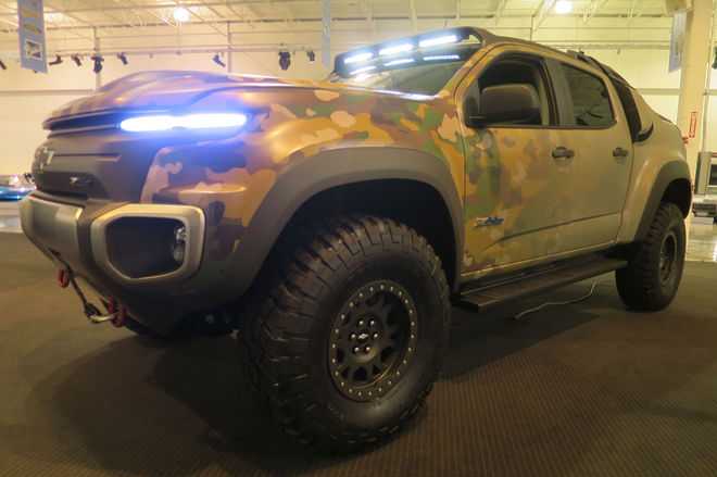 chevrolet-colorado-zh2-hydrogen-fuel-cell-prototype-front-three-quarter-2