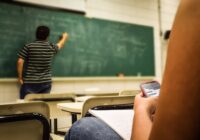 Eksperti: Pēc 10 gadiem vismaz puse esošo pedagogu vairs nestrādās skolās