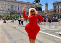 Kā izskatās āfrikāniete ar pāresteidzošu figūru, turklāt viņa apgalvo, ka tā nav plastika Kā izskatās āfrikāniete ar pāresteidzošu figūru, turklāt viņa apgalvo, ka tā nav plastika